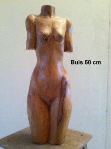 4 Buste de femme (Buis)